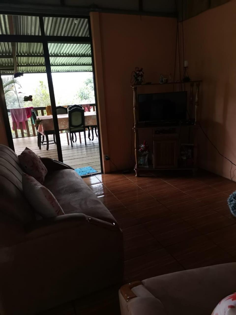 Bella Vista Guest House Turrialba Eksteriør bilde